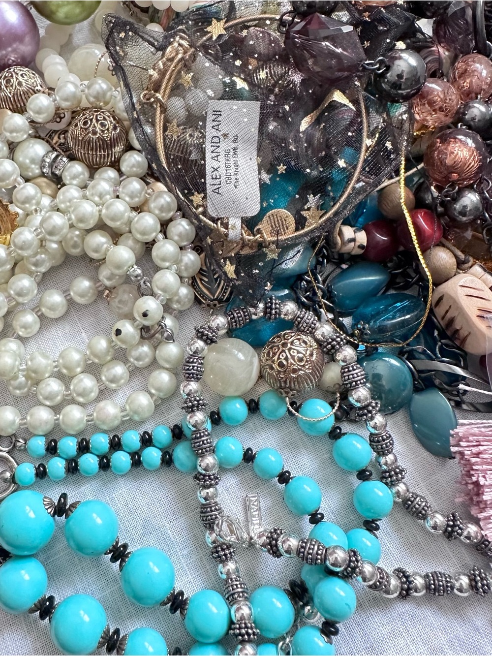 RANDOM JEWELRY LOT
GRAB BAG, MIXED JEWELRY 
Mixed 1-2 lbs, new, used & handmade